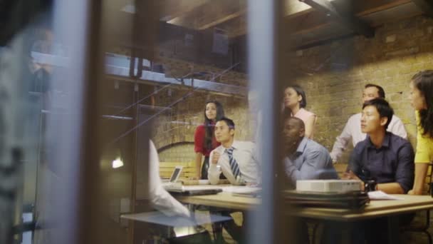 Équipe d'affaires dans la salle de réunion 