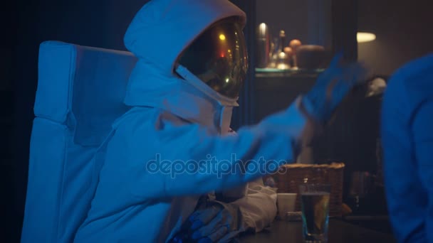 Funny Astronaut Relaxing Nightclub Drinking Beer Blending Crowd — Stock Video