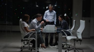 4 k iş takım geç yeni bina geliştirme konsept modeli ile Toplantı