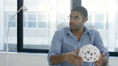 4 k yaratıcı ekibi 3d yazdırılmış nesneler seyir ve tartışmaya bir toplantıda