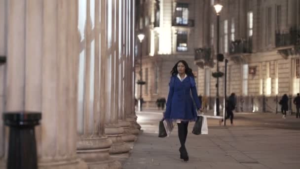 Portrait Beautiful Smiling Girl Walking Shopping Bags City Night — Stock Video