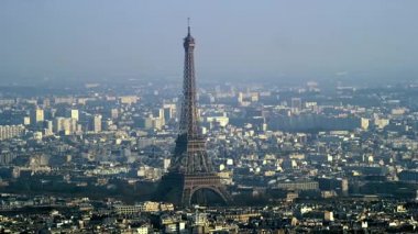 4 k panoramik hava manzara, Eyfel Kulesi ve Binalar ve gökdelenler de Paris