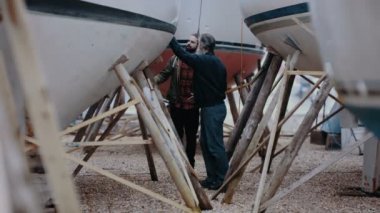 yenilenmiş veya yeni inşa edilmiş tekneler kontrol tersane 4k marangoz.