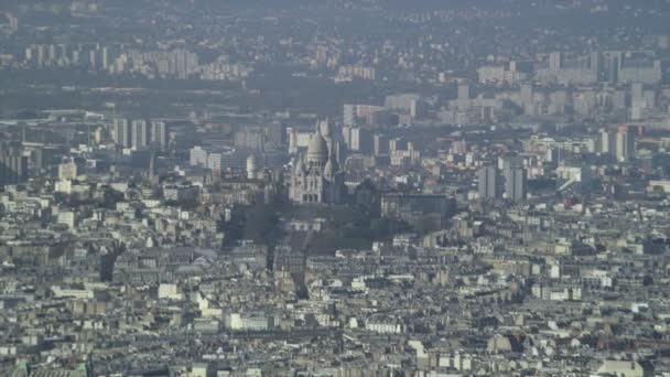 航空パリの全景中央 サクレ名に焦点を当てると — ストック動画