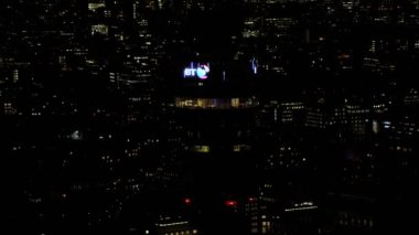 Londra Şubat 2017 - gece hava da daha önce Post Office Tower ve Londra Telekom Kulesi bilinen B T kuleye bakış