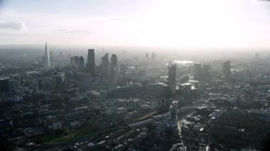 4 k hava görünümünü Londra manzarası puslu bir sabahı.