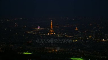 Paris Şubat 2017-4 k hava panoramik Paris Hotel National Des Invalides, Eyfel Kulesi ve La Grande Roue geceleri ışıklı