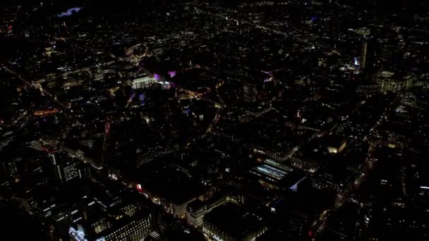 Vista Aérea Panorâmica Edifícios Cidade Londres Tráfego Iluminado Noite — Vídeo de Stock
