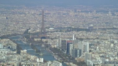4 k panoramik gök olayları görüntülemek Seine Nehri ve Eyfel Kulesi Paris şehir manzarası