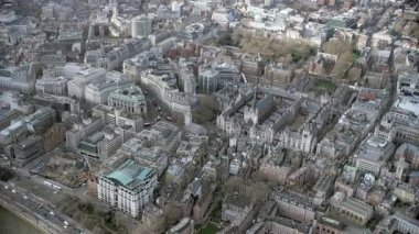 Londra'nın Kraliyet Mahkemeleri adalet ve çevresi yukarıda 4 k havadan görünümü