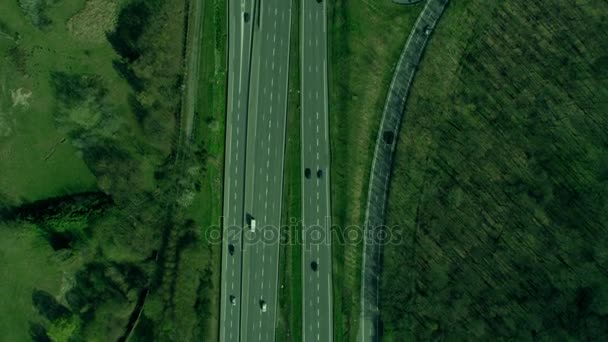 Vista Aérea Del Tráfico Intersección Autopistas Campo Francés — Vídeos de Stock