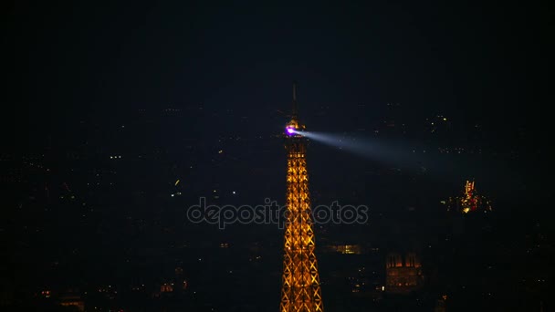 Vista Aérea Paris Com Edifícios Marcos Iluminados Noite — Vídeo de Stock