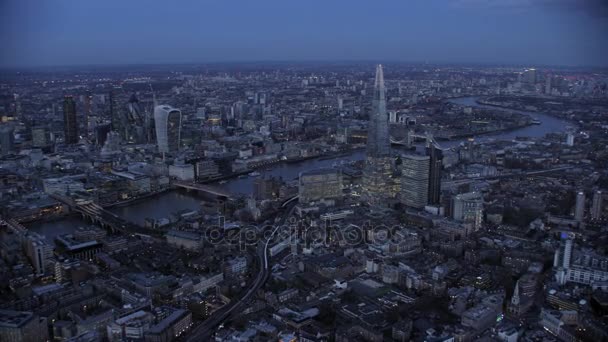 ロンドン 2017 パノラマ空中ビュー ビジネスの象徴的な高層ビルとの朝の早い時間でロンドンの街並 — ストック動画