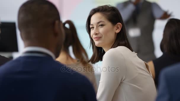 Hombre Mujer Negocios Hablando Seminario Negocios Motivacional — Vídeos de Stock