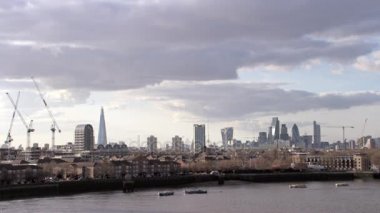4 k hava manzara, Londra finans bölgesine manzarası ve Thames Nehri