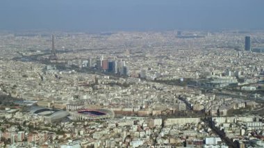 4 k hava panoramik Paris şehir manzarası ile simge ve Seine Nehri
