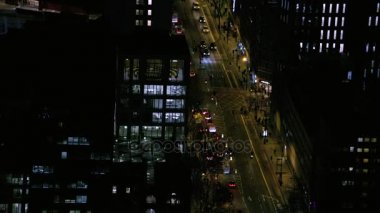 4 k hava manzara trafik ve yaya Londra tren dışında King's cross ve St Pancras istasyonlarından geceleri