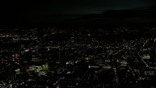 Vista Aérea Panorâmica Edifícios Cidade Londres Tráfego Iluminado Noite — Vídeo de Stock