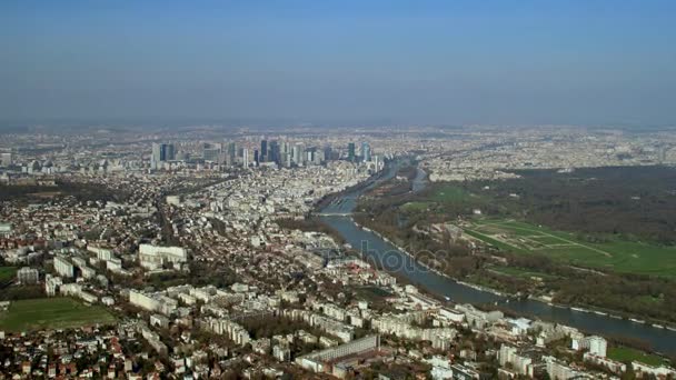 Πανοραμική Αεροφωτογραφία Του Ορίζοντα Της Πόλης Παρίσι Ουρανοξύστες Και Ποταμό — Αρχείο Βίντεο