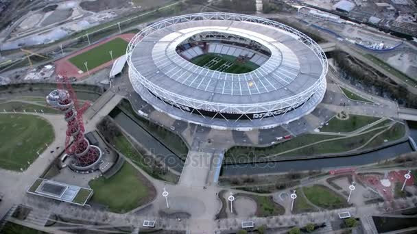 2017年2月 伦敦体育场的鸟瞰图 以前是奥林匹克场馆现在是西汉姆联足球俱乐部的主场 — 图库视频影像