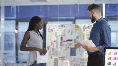 Sunu Yöneticisi veya istemci yaratıcı Office tasarımcılar.