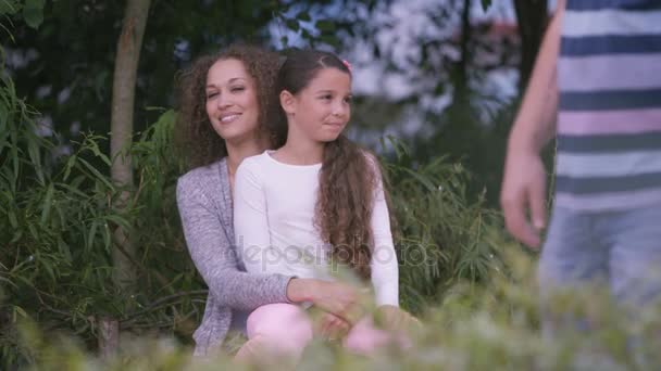 Happy Mother Daughter Having Fun Day Out Zoo — Stock Video