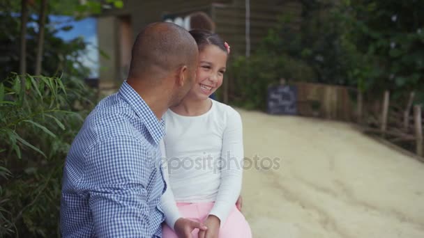 Happy Father Daughter Having Fun Day Out Zoo — Stock Video