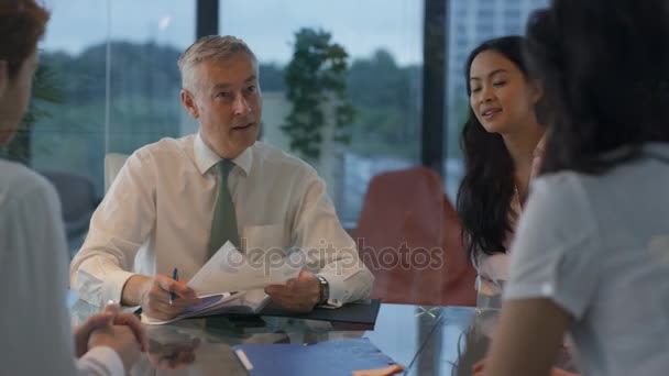 Attractive Mixed Ethnicity Business Team Meeting Corporate Office — Stock Video