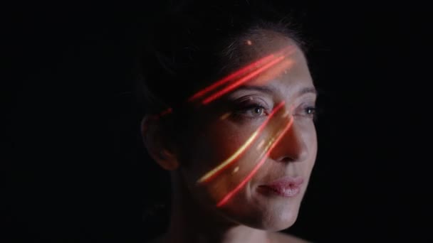 Lumière Projetée Sur Visage Femme Indiquant Une Activité Cérébrale Une — Video