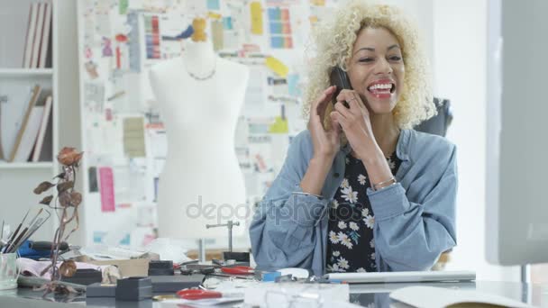Jewelry Designer Her Desk Talking Phone Working Computer — Stock Video