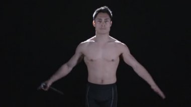 mınçıka siyah arka plan üzerine ile pratik 4 k dövüş sanatları savaşçı