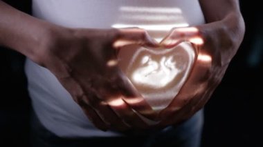 4 k artan fetüs bekleyen anne rahminde