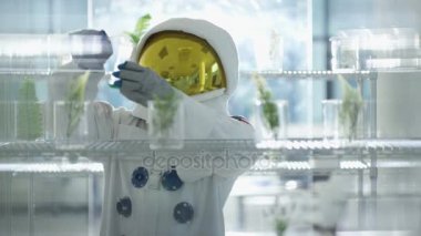 4k astronot bilimsel araştırma programı eğitim bitkiler laboratuvar