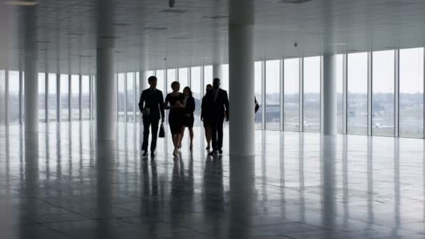 Equipo Negocios Propiedades Comerciales Vacías Mano Los Agentes — Vídeo de stock