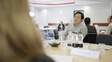 4 k gerçek grup sorunları tartışıyor ve bilgi paylaşımı iş Semineri