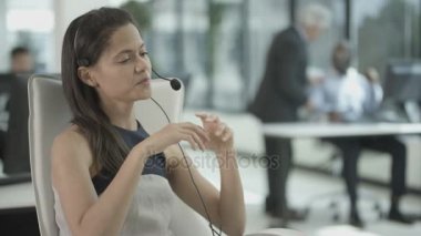 4 k çağrı merkezi operatörleri müşterilerine söz bilgisayarlarda çalışan Şehir Ofisi