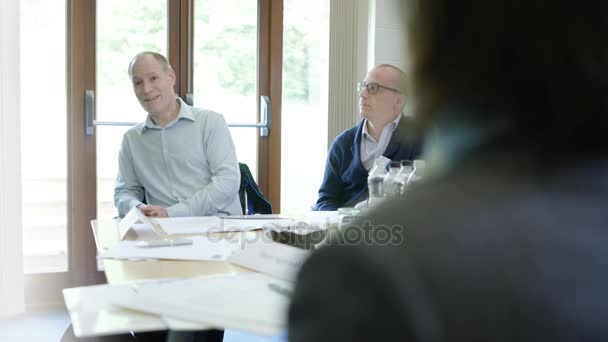 Echte Groep Zakelijke Seminar Bespreken Kwesties Delen Van Informatie — Stockvideo