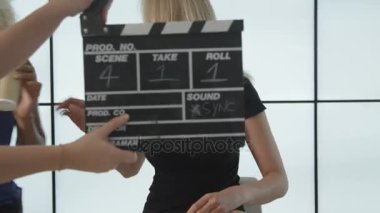 o yayında olacak önce tv sunucusu hazırlama sanatçı 4k makyaj