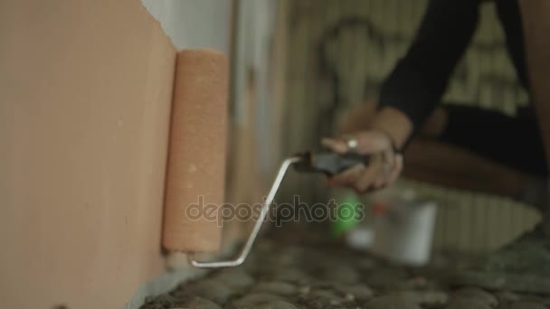 Giovani Talentuosi Graffiti Street Artist Che Lavorano Murale Nell Area — Video Stock