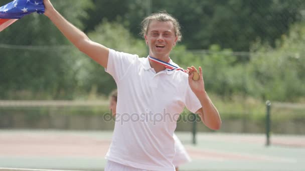 Portrait Smiling Male Tennis Player Usa Flag Gold Medal — Stock Video