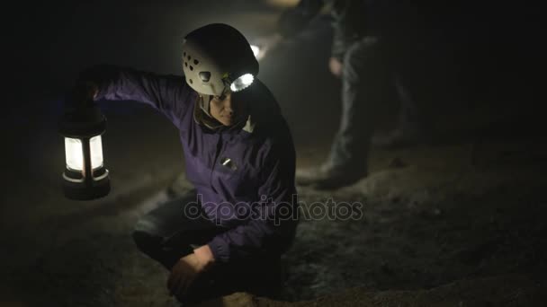 Geologists Exploring Underground Cave Looking Rock Formation Water Pool — Stock Video