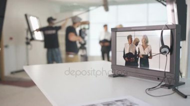 4k Tv Studio, canlı yayına hazırlanılıyor mürettebat kayıt izlemek