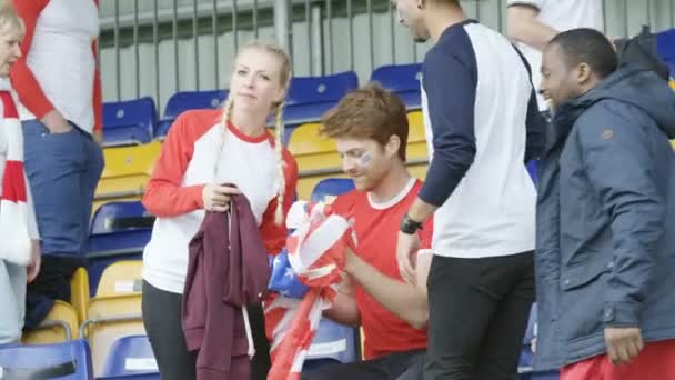 Sportovní Přivábení Stadionu Zaujali Svá Místa Před Zápasem — Stock video