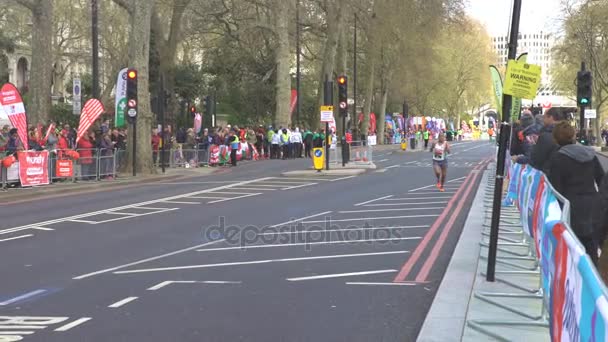 London England 2016 Funktionshindrade Friidrottare Som Tävlar 2016 London Marathon — Stockvideo