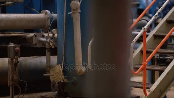 Retrato Del Ingeniero Asiático Sonriente Trabajo Planta Industrial — Vídeo de stock