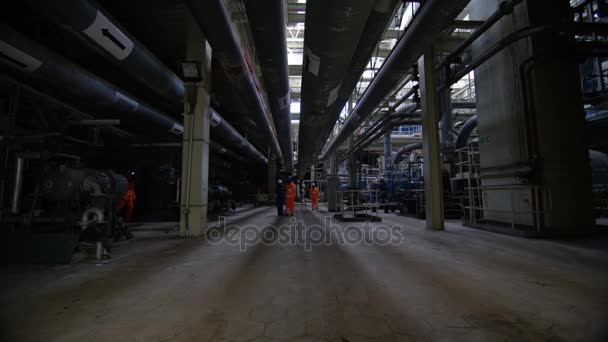 Team Engineers Power Station Wide Shot Workers Interior Structure — Stock Video