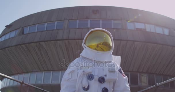 Astronaute Voyage Exploration Éloignant Bâtiment Contrôle Mission — Video