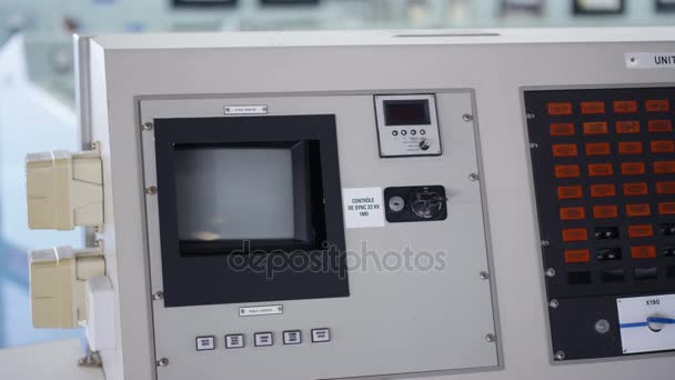 Detailní Záběr Ovládacím Panelu Počítače Velínu Elektrárny — Stock video