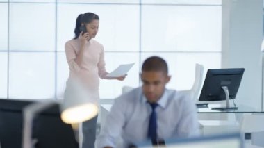 telefonda pazarlık 4 k hamile iş Yöneticisi