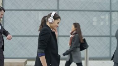 müzik ve çalışmak için yürüyüş dans 4 k gevşek işkadını